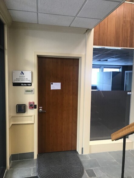 More Photos Of 1157 Fairport Rd, Fairport Medical For Lease
