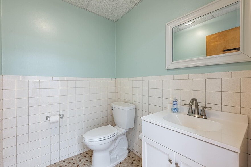 More Photos Of 2382 S Dixie Hwy, Dayton Storefront Retail Office For Sale