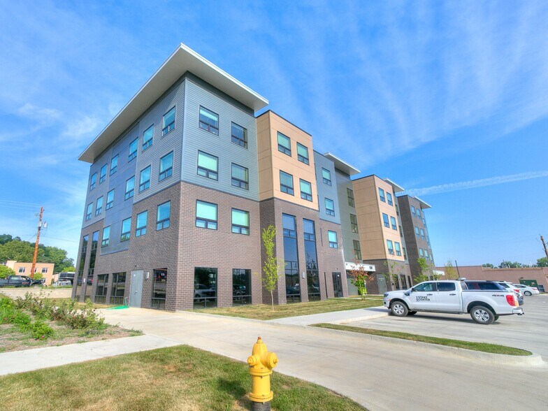 More Photos Of 1261 8th St, West Des Moines Apartments For Lease