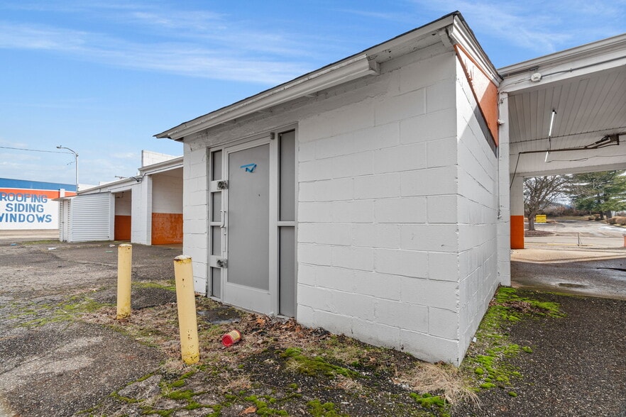 More Photos Of 1620 Keuper Blvd NE, Massillon Carwash For Sale