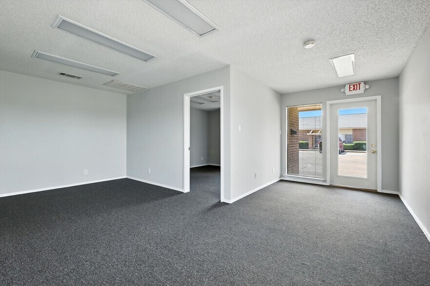 More Photos Of 2218 Michigan Ave, Arlington Unknown For Lease