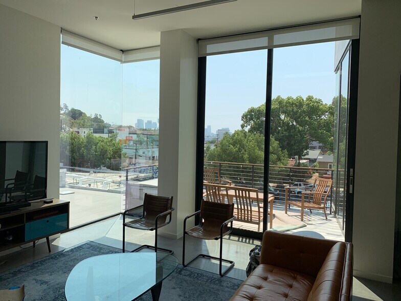 More Photos Of 2219 Aaron St, Los Angeles Loft Creative Space For Lease