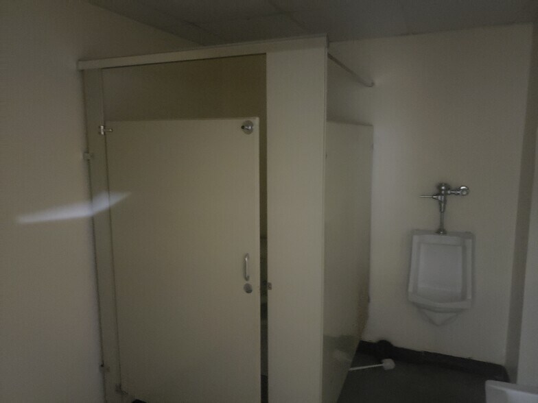 More Photos Of 133 Old Forreston Rd., Greeleyville Light Manufacturing For Sale