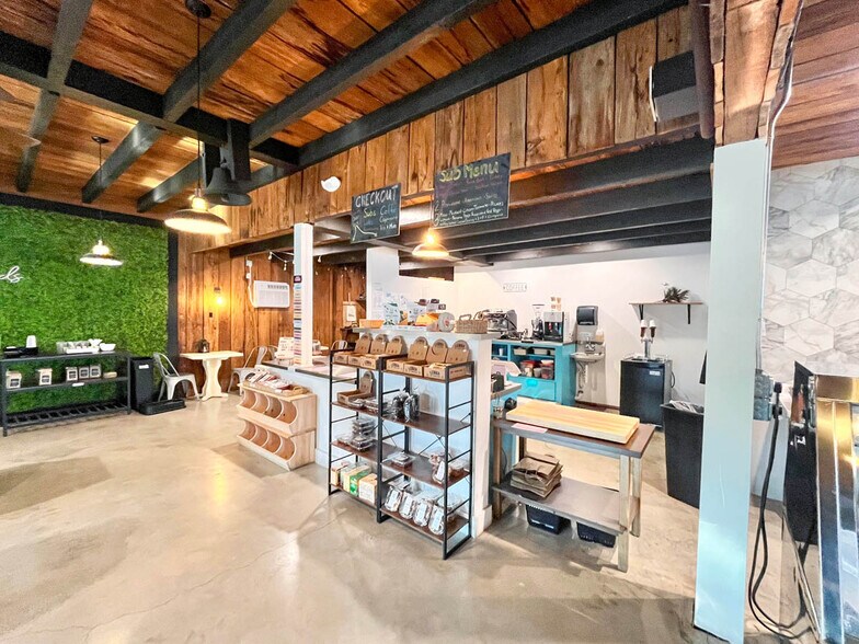 More Photos Of 14 Blue Rock Rd, Millersville Restaurant For Sale