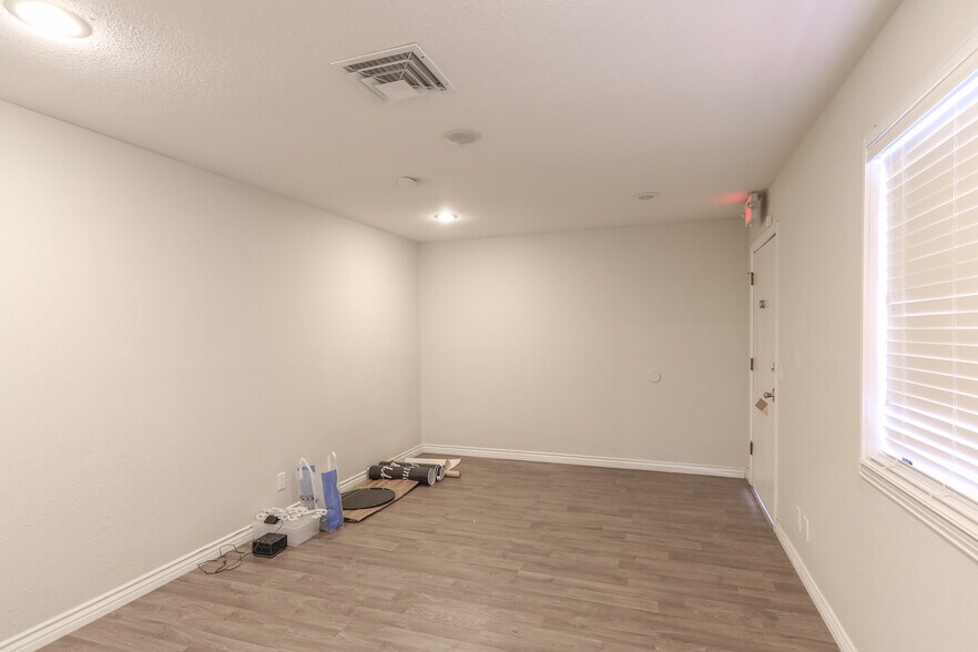 More Photos Of 1000 Garces Ave, Las Vegas Office For Sale