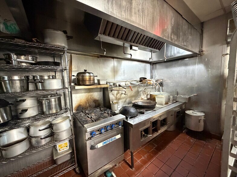 More Photos Of 627-655 W Duarte Rd, Arcadia Freestanding For Lease