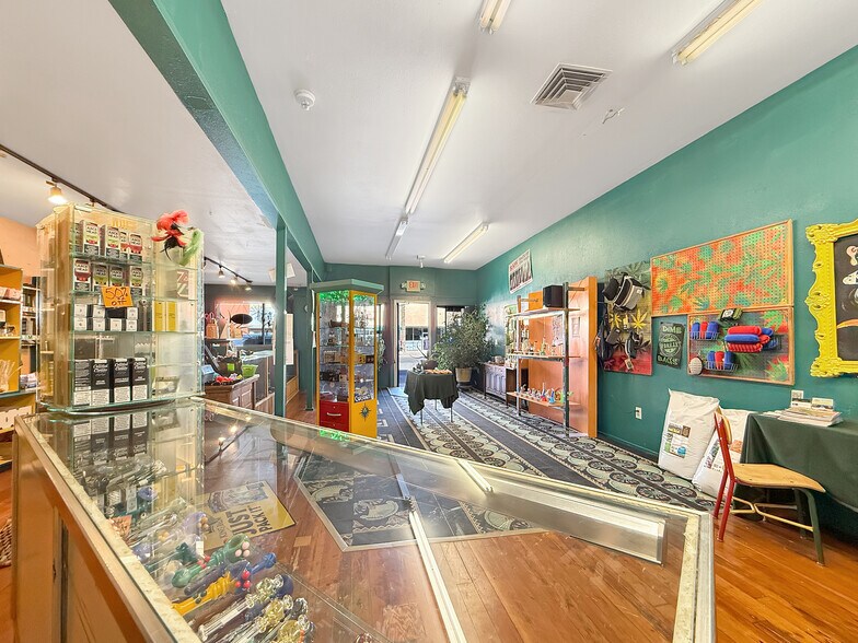 More Photos Of 342 Main St, Delta General Retail For Sale