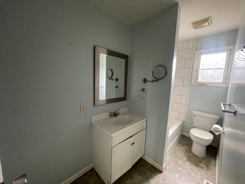 More Photos Of 5 N Eagle St, New Buffalo Apartments For Sale