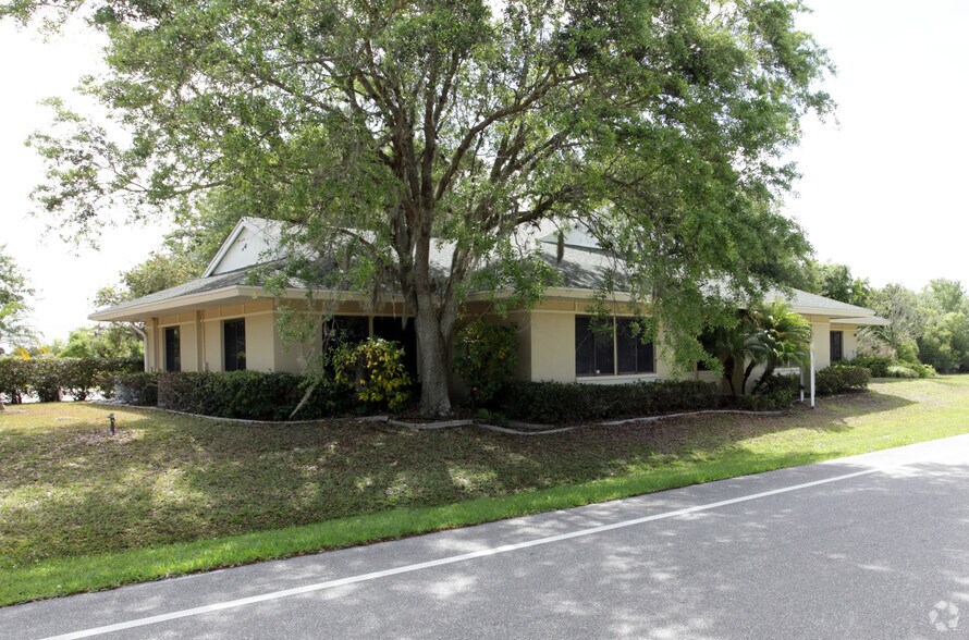 More Photos Of 31 Sarasota Center Blvd, Sarasota Office For Lease