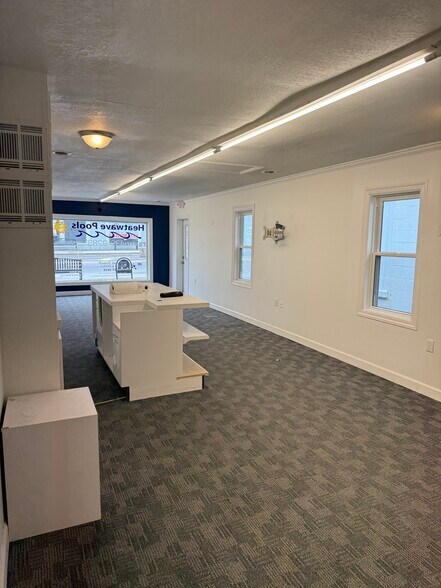 More Photos Of 10 W Franklin St, Bellbrook Storefront Retail Office For Lease