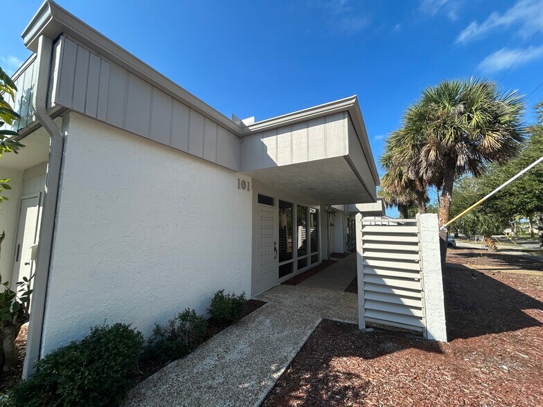 More Photos Of 101 San Marco Dr, Venice Office For Sale