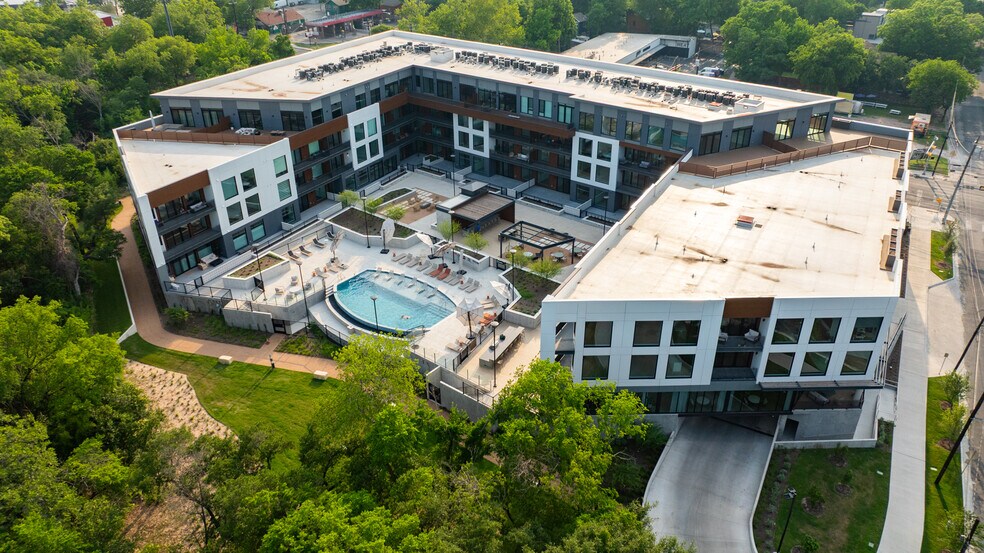 More Photos Of 2209 S First St, Austin Apartments For Sale