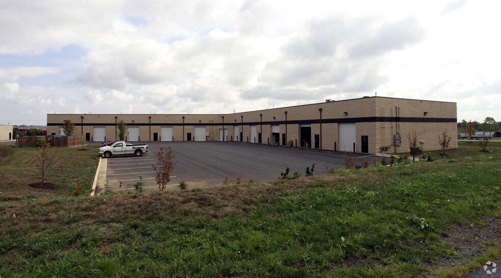 More Photos Of 156 Fort Collier Rd, Winchester Flex For Lease