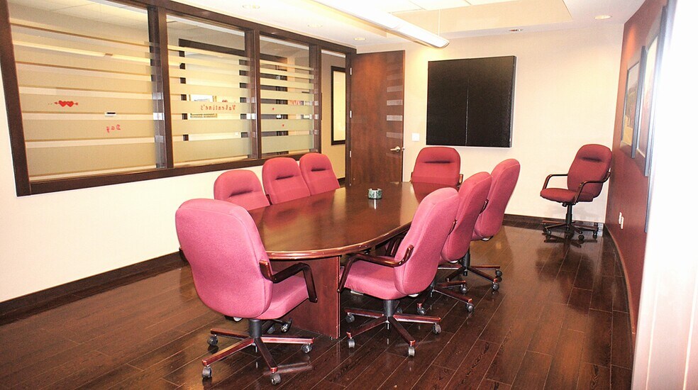 More Photos Of 9 Chippewa Rd, Sherwood Park Office For Lease