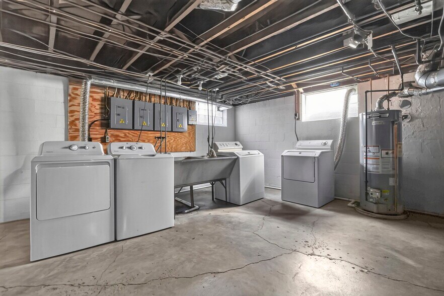 More Photos Of 802 Kenwick Rd, Columbus Apartments For Sale