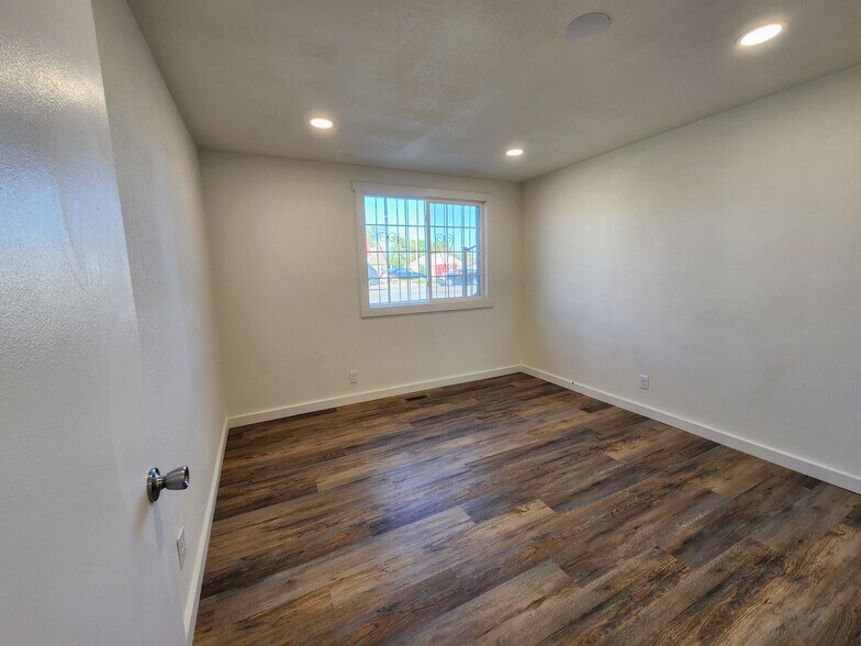 More Photos Of 1445 S Poplar St, Casper Office Residential For Lease