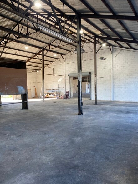 More Photos Of 426 N Myrtle Ave, Jacksonville Warehouse For Lease