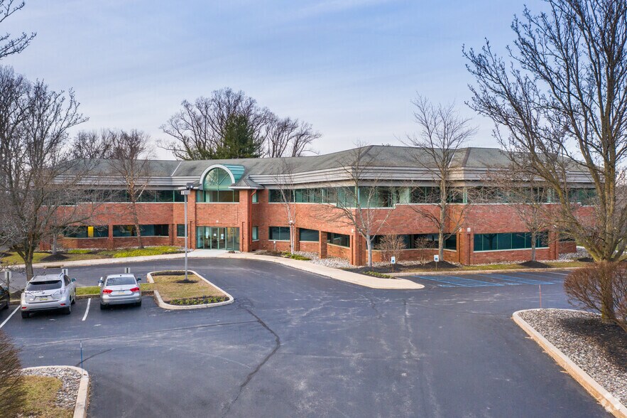 More Photos Of 11 Campus Blvd, Newtown Square Unknown For Lease
