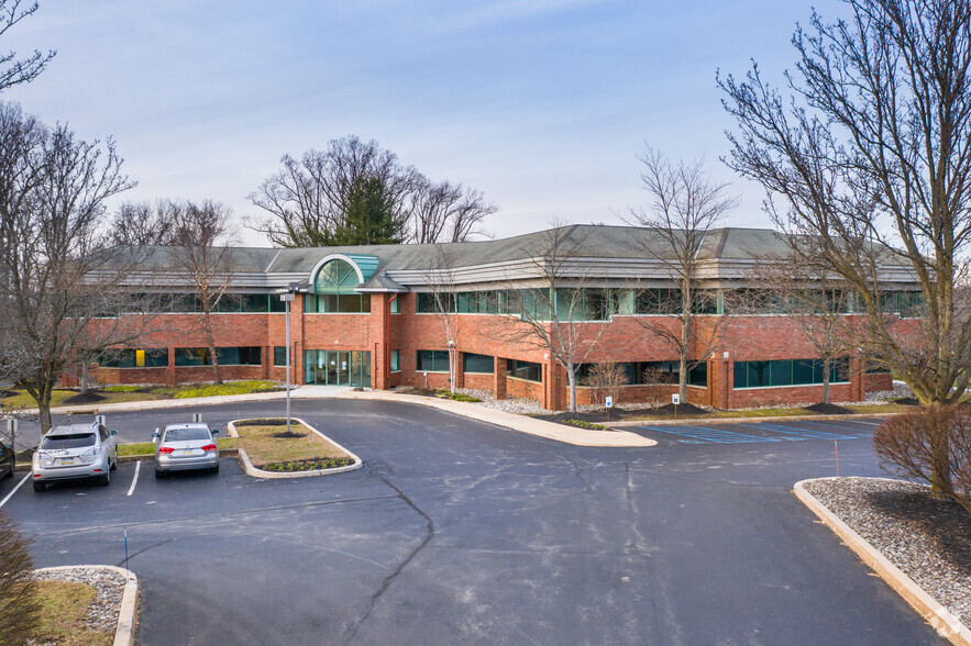 Primary Photo Of 18 Campus Blvd, Newtown Square Coworking Space