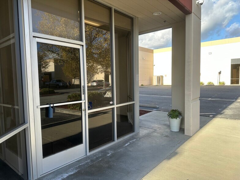 Primary Photo Of 41519 Cherry St, Murrieta Warehouse For Lease