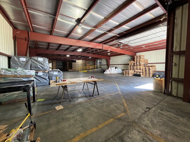 More Photos Of 520 5th St S, Breckenridge Warehouse For Lease