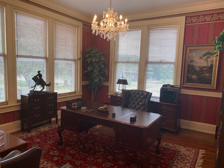 More Photos Of 250 E Park Ave, Lake Wales Office For Lease