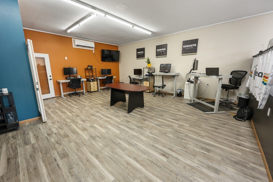 More Photos Of 20 S 32nd Ave S, Saint Cloud Office For Sale