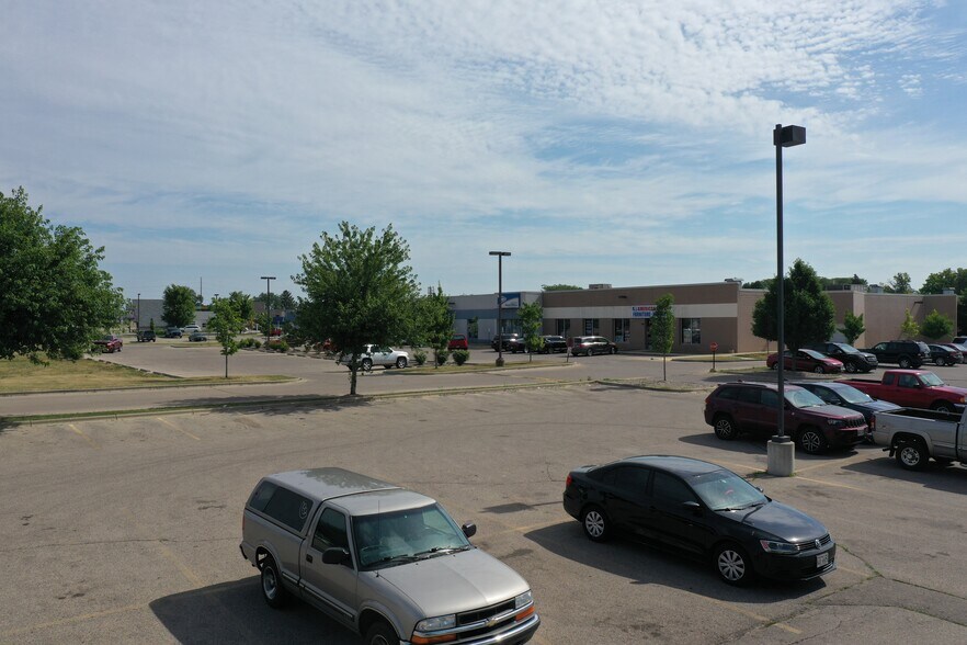 More Photos Of 1818 Milton Ave, Janesville Freestanding For Lease