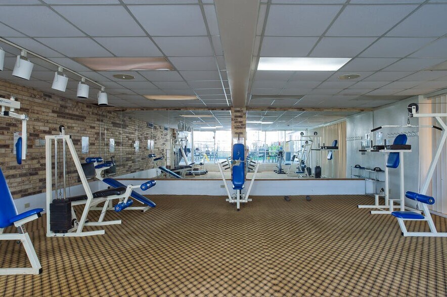 More Photos Of 910 Corn Products Rd, Corpus Christi Hotel For Sale