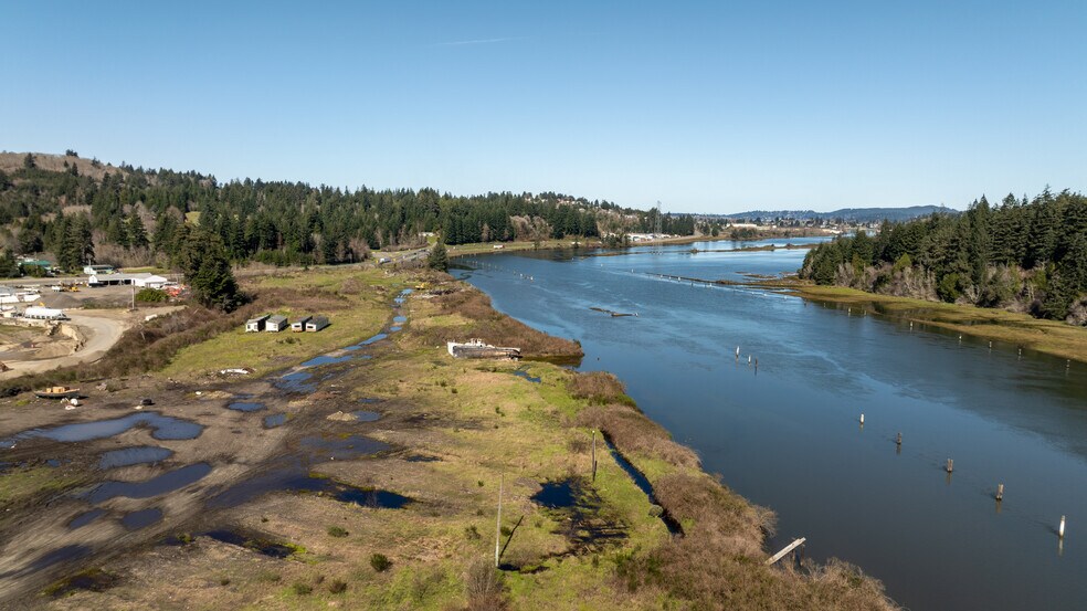 More Photos Of 93761 Hackett Ln, Coos Bay Distribution For Sale