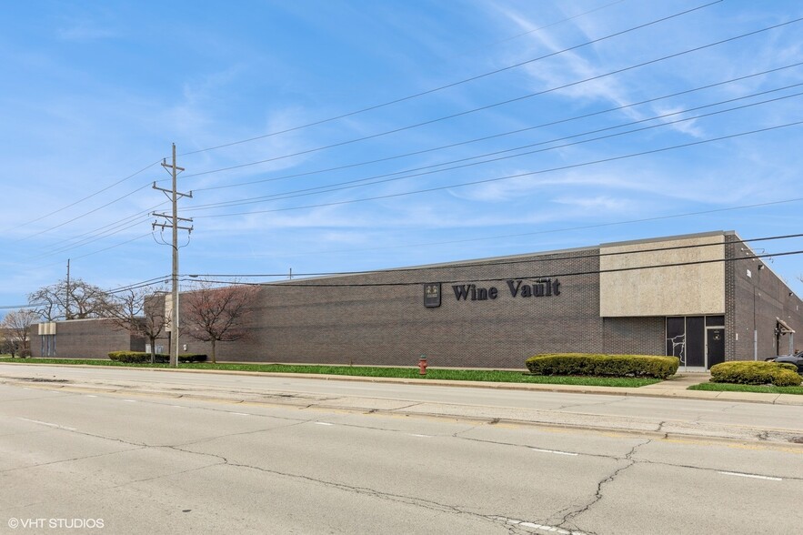Primary Photo Of 5900 Howard St, Skokie Warehouse For Sale