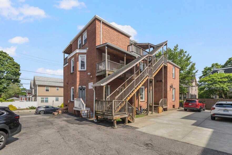 More Photos Of 64-66 Pitman St, Providence Apartments For Sale