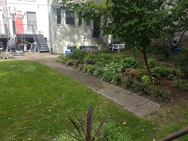 More Photos Of 764 Saint Nicholas Ave, New York Storefront Retail Office For Sale