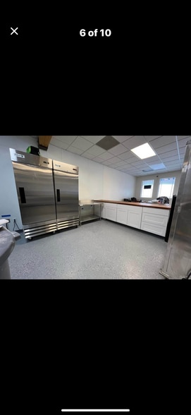 More Photos Of 454 Roseberry rd, Donnelly Storefront Retail Office For Lease