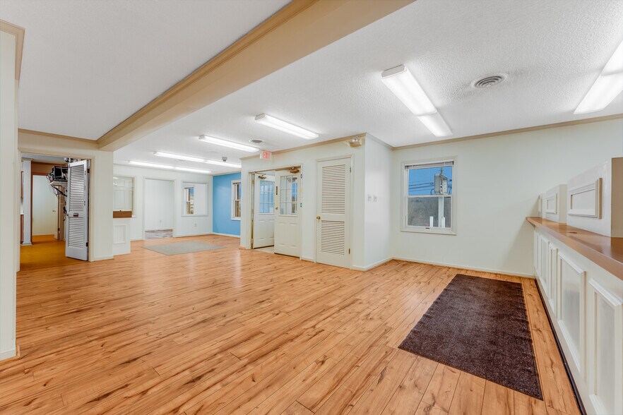 More Photos Of 12256 Veterans Memorial Hwy, Reedsville Bank For Lease