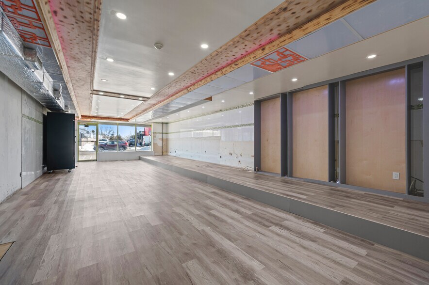 More Photos Of 570 Honeyspot Rd, Stratford General Retail For Sale