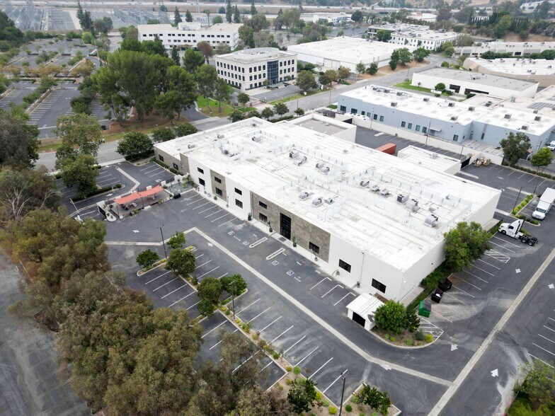 More Photos Of 2001 Saturn St, Monterey Park Light Distribution For Sale