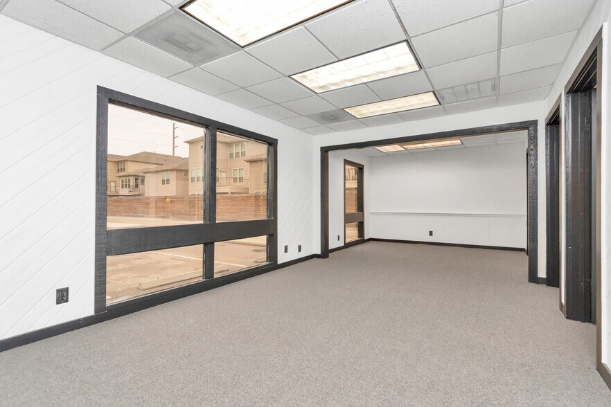 More Photos Of 8703 Meadowcroft Dr, Houston Medical For Lease