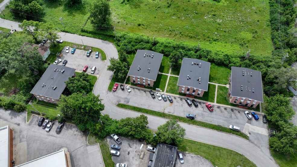 More Photos Of 7402 Overton Ave, Raytown Apartments For Sale