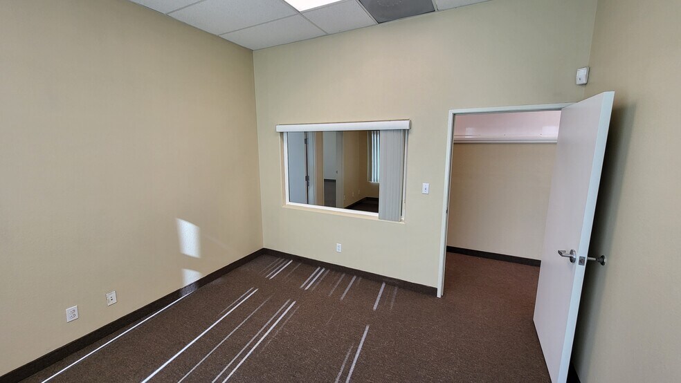 More Photos Of 7381 Prairie Falcon Rd, Las Vegas Medical For Lease