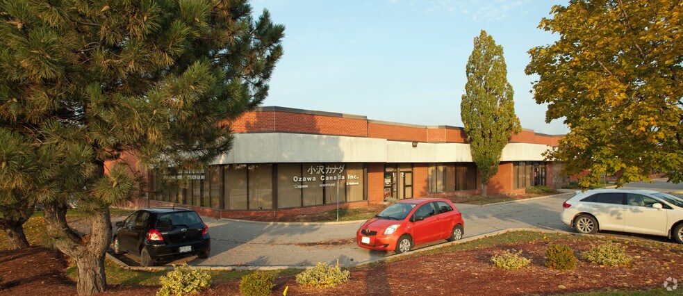 More Photos Of 135 East Beaver Creek Rd, Richmond Hill Warehouse For Lease