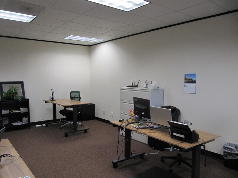 More Photos Of 3409 Executive Center Dr, Austin Unknown For Lease