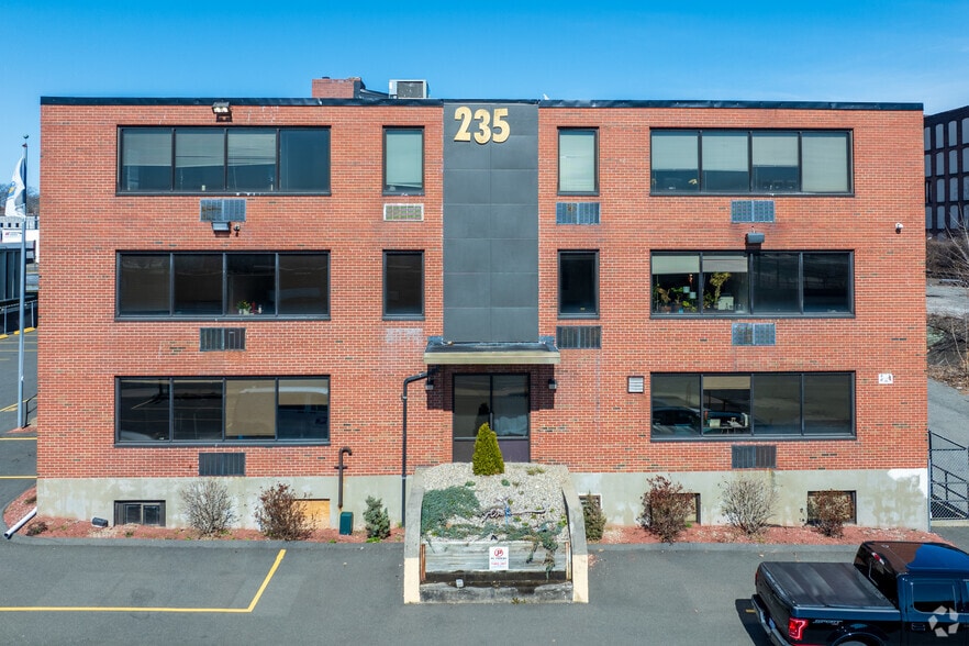 More Photos Of 235 Chestnut St, Springfield Office For Lease