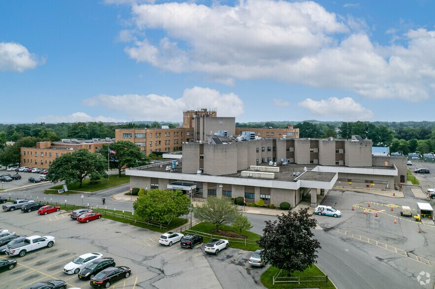 More Photos Of 624 McClellan St, Schenectady Medical For Lease