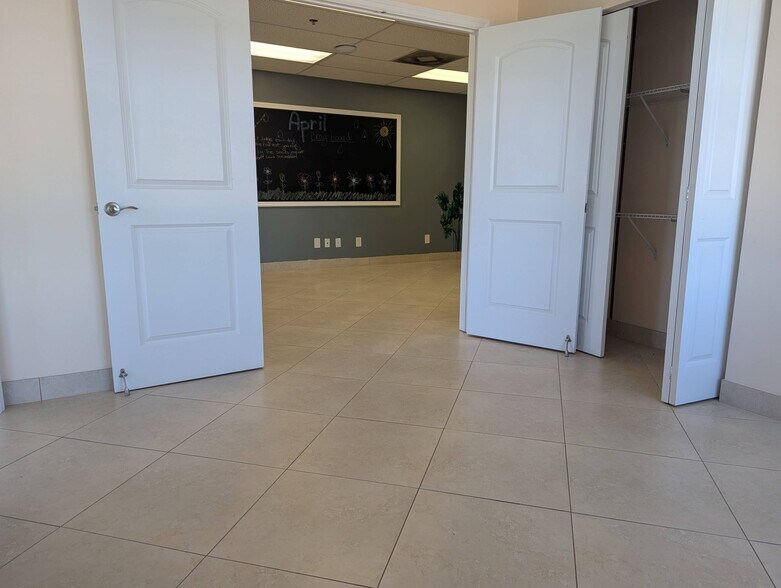 More Photos Of 701 NW Federal Hwy, Stuart Medical For Lease