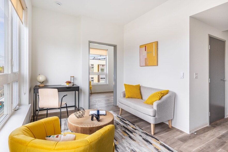 More Photos Of 5460 N Interstate Ave, Portland Apartments For Lease