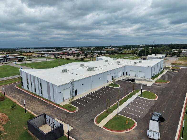 More Photos Of 100 Grant Pl, Lowell Light Manufacturing For Lease