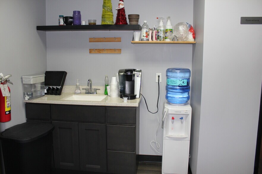 More Photos Of 7133 Telegraph Rd, Montebello Warehouse For Lease