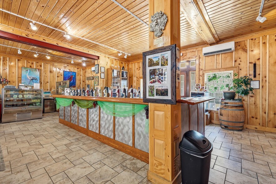 More Photos Of 196 S Main St, Potosi General Retail For Sale