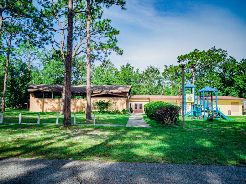 More Photos Of 1901 Leonid Rd, Jacksonville Schools For Sale